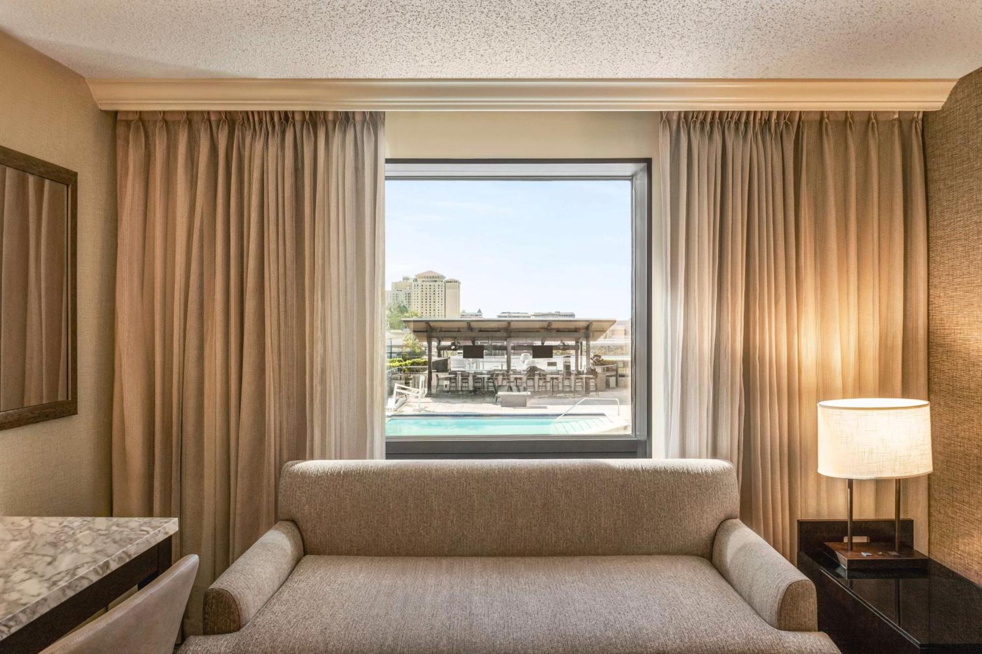 Hilton Tampa Downtown Hotel Exterior photo