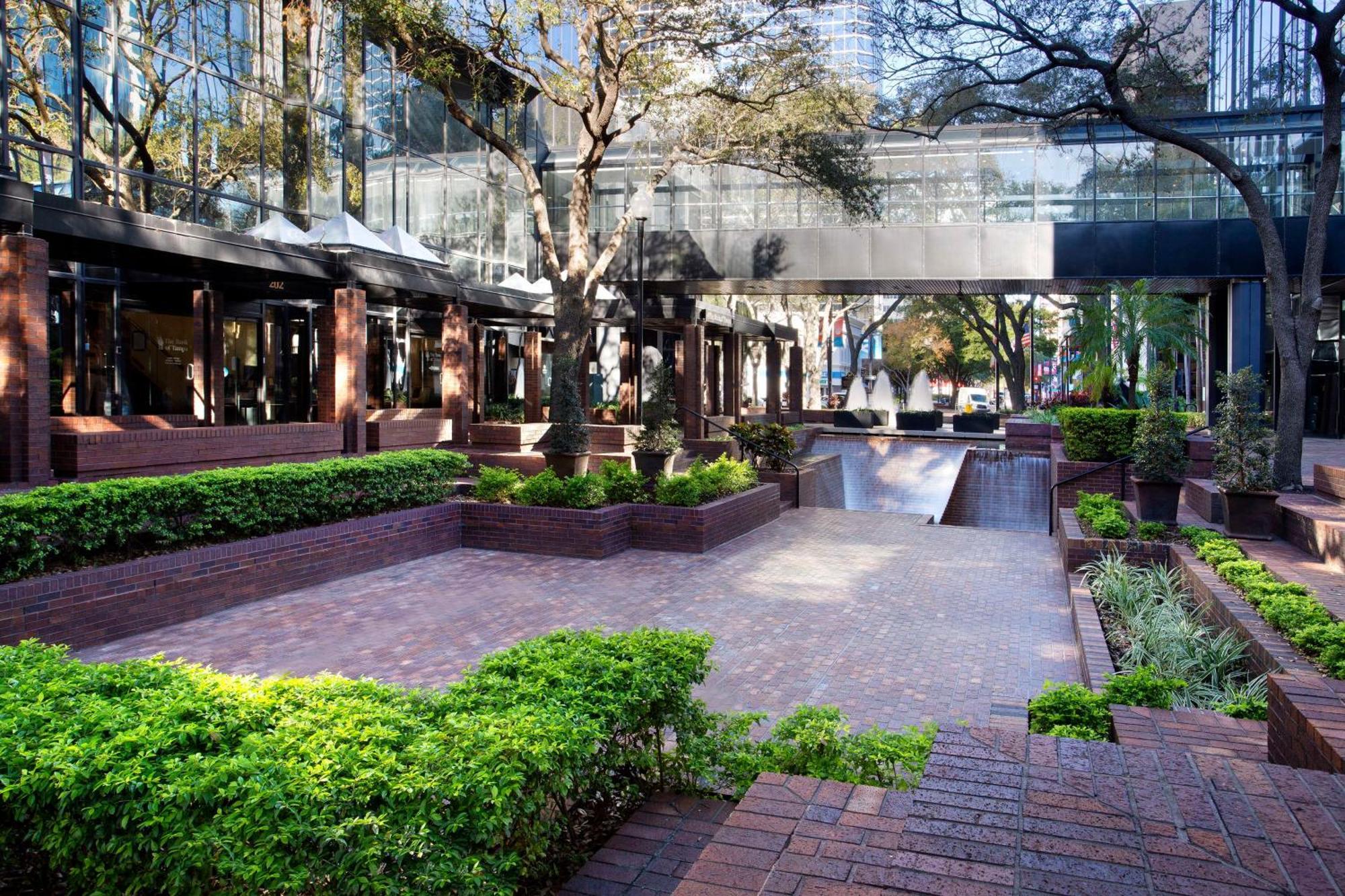 Hilton Tampa Downtown Hotel Exterior photo